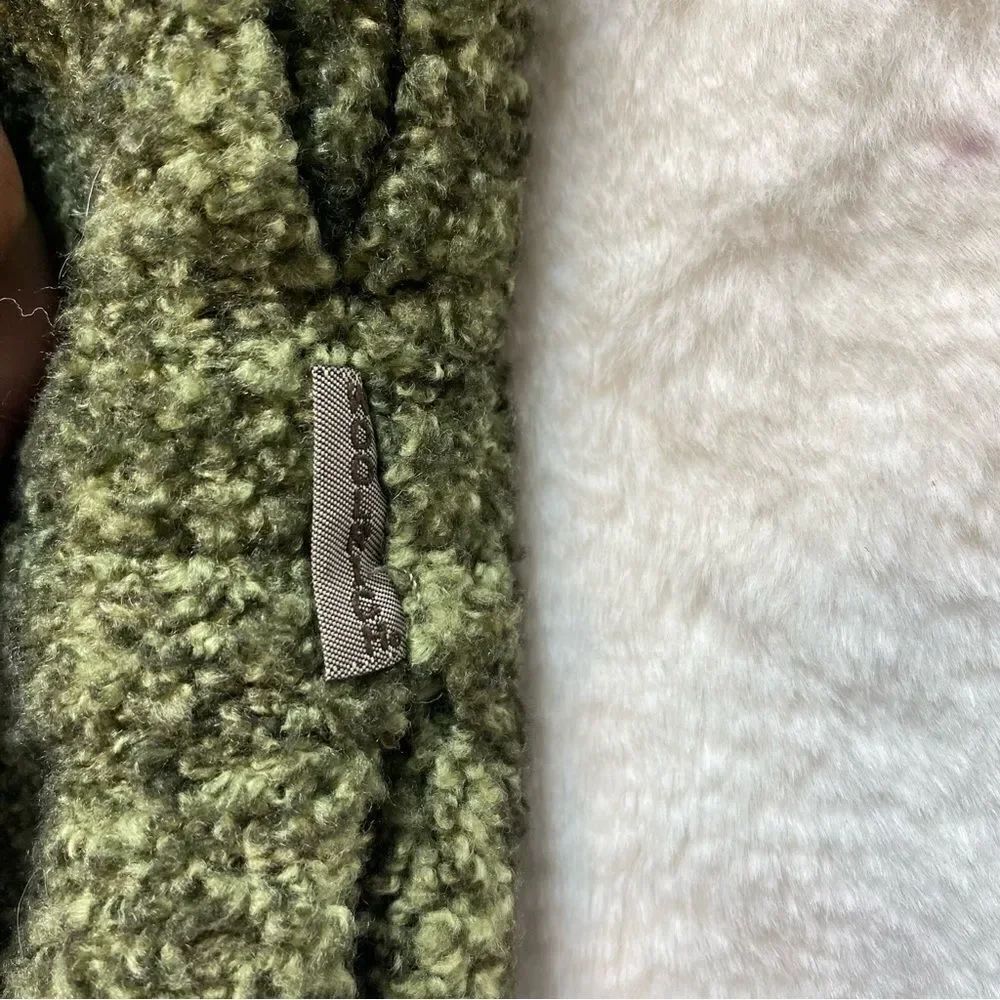 Woolrich Light Olive Heather Toggle Button Vest Size Large - Picture 9 of 11